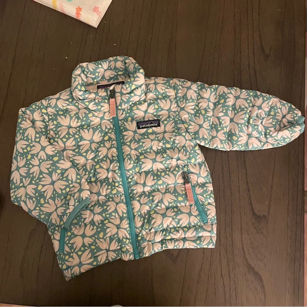Baby patagonia 6-12 down sweater jacket